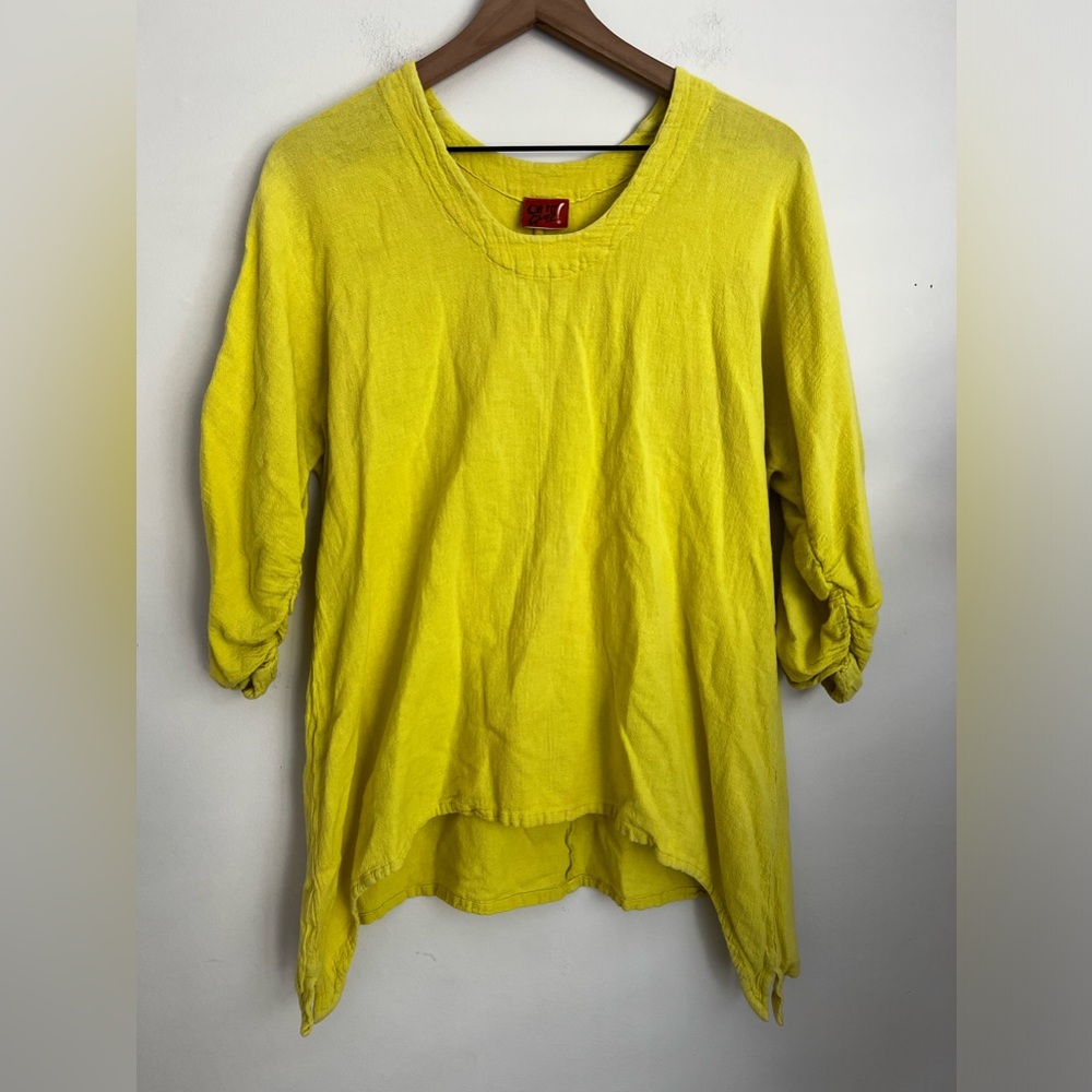 Oh My Gauze Yellow Lagenlook Sharkbite Hem Top ruched sleeves